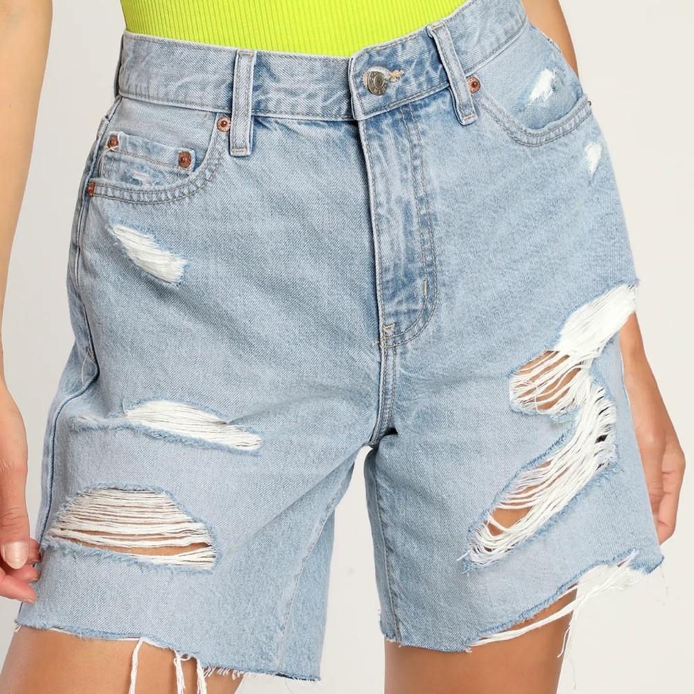 DAZE 90s Slouch-Fit Distressed Denim Shorts
